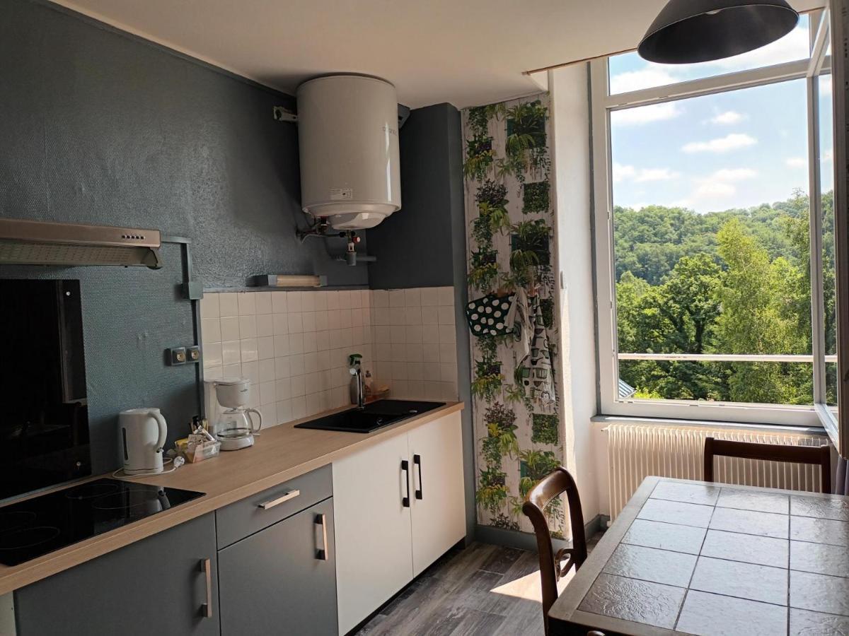 Appartement Chaleureux De 82M2 Proche De Vulcania Pontaumur Exterior foto