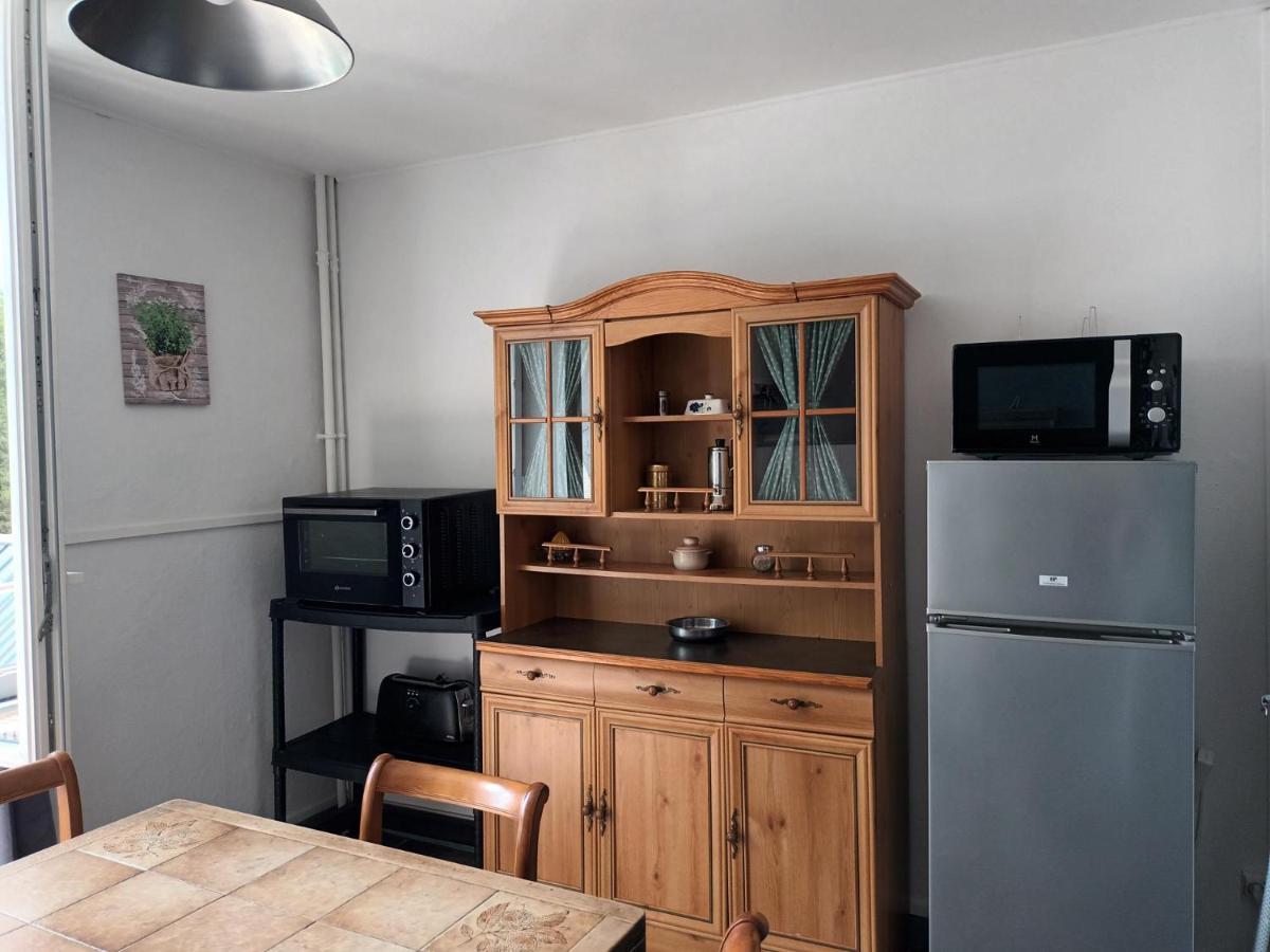 Appartement Chaleureux De 82M2 Proche De Vulcania Pontaumur Exterior foto